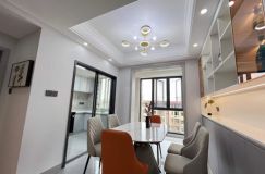 2023年9月15日，益阳大汉资江城3期建面约119平米四房两厅江景房总价85.8万，周边学校，菜市场，新大型游乐园步行短距离，无公摊户型。益阳大汉资江城3期位于资阳区沿江风光带关公像往东200米，